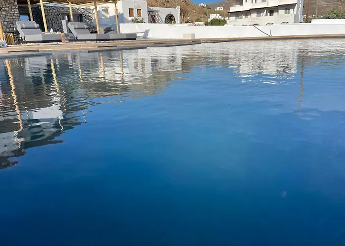 Latramys * Mikrí Vígla