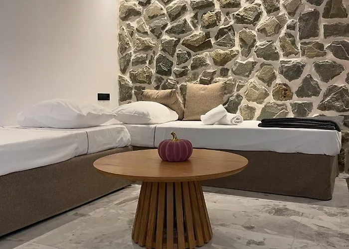 Latramys * Mikri Vigla