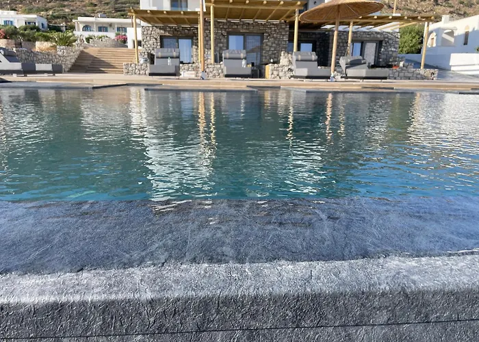 Latramys Mikrí Vígla